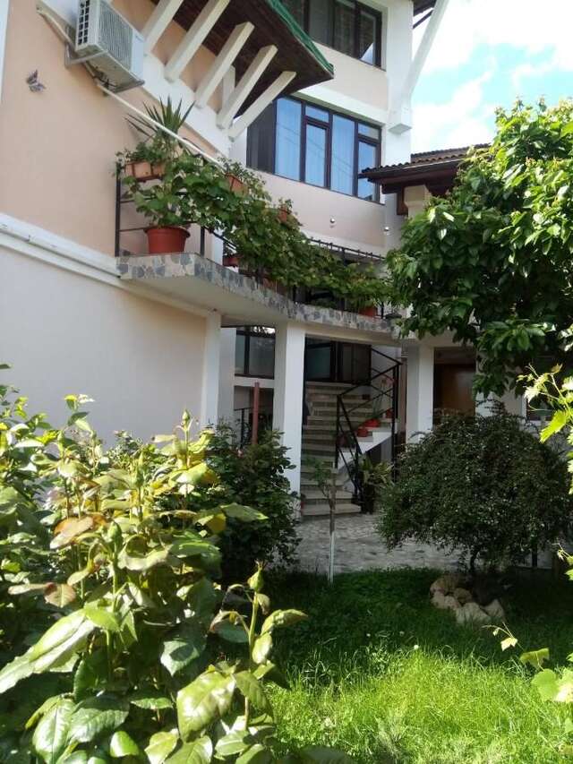 Проживание в семье Hostel Gillda Costineşti-20